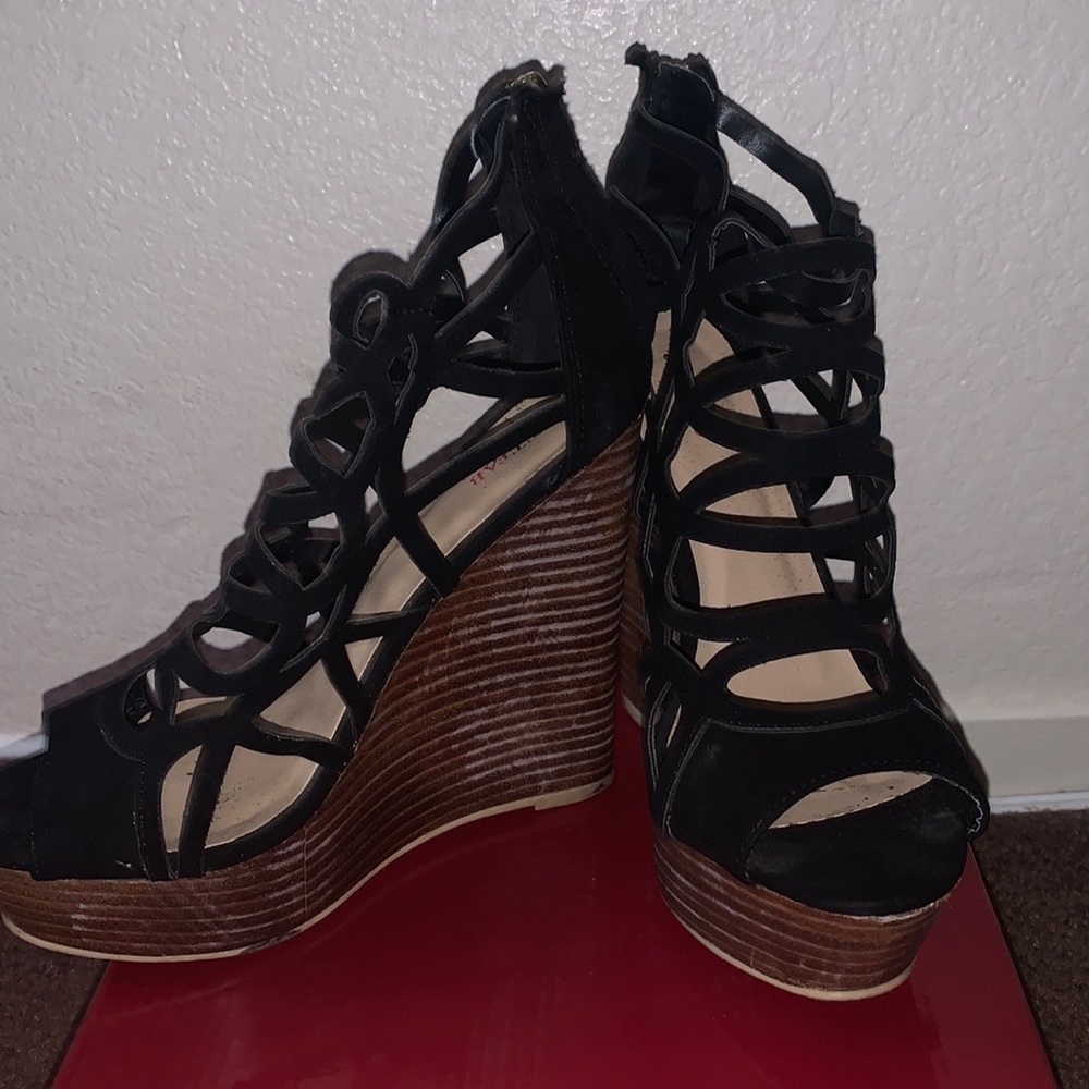 Beautiful heels size 6 to 6 1/2